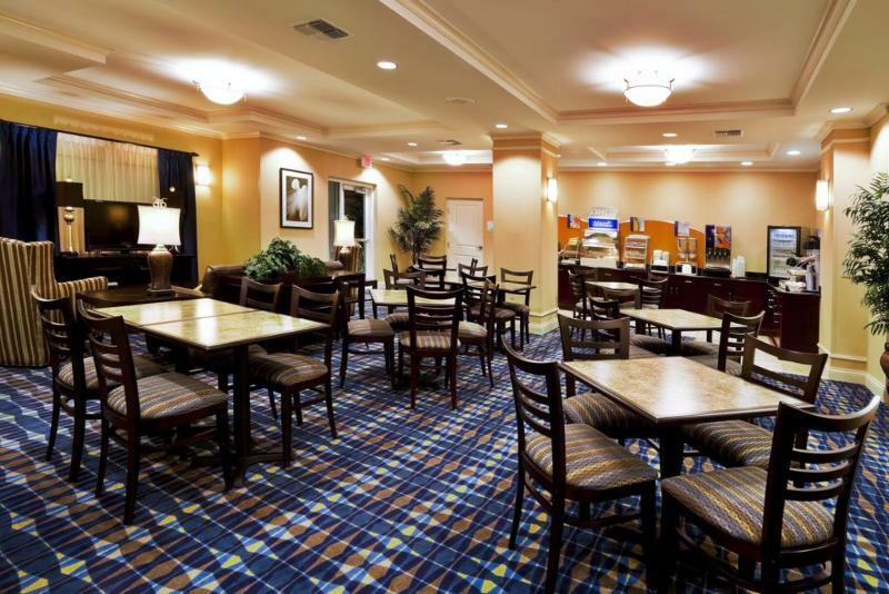 Holiday Inn Express Hotel & Suites Fort Pierce West 外观 照片